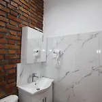 Buzi 3* Berat