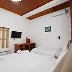 Hotel Buzi 3*