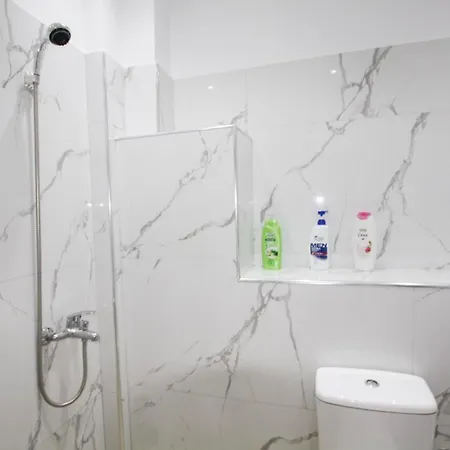 Boutique Buzi 3* بيرات
