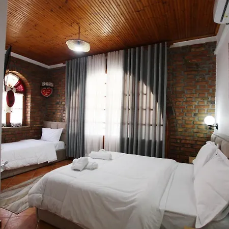 Hotel Buzi