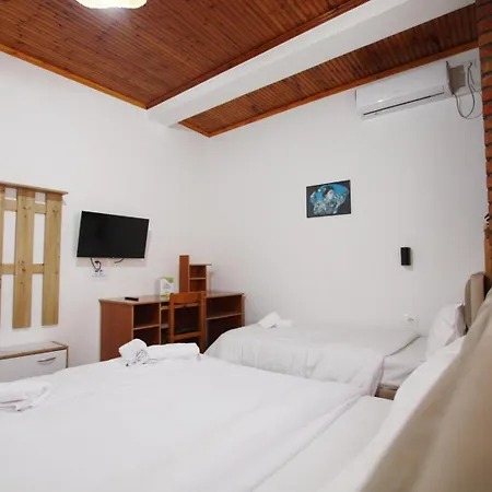 Hotel Buzi 3*