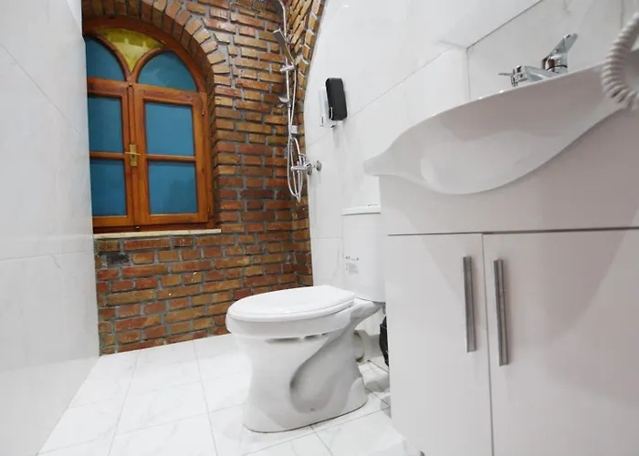 Buzi Hotel 3*