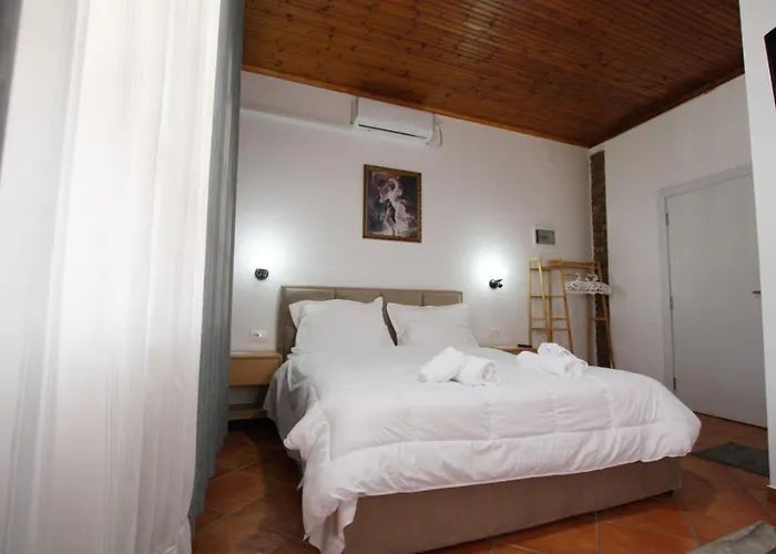 Buzi Hotel 3*