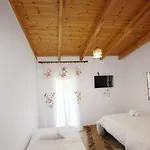Buzi