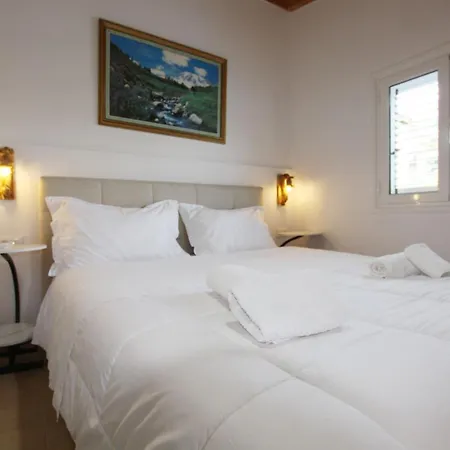 Hotel Buzi 3*