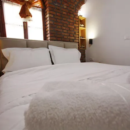 Boutique Buzi 3* Berat