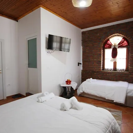Boutique Buzi 3*