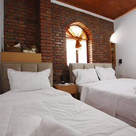 Boutique Buzi 3* Berat