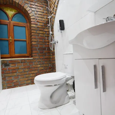 Buzi Hotel 3*
