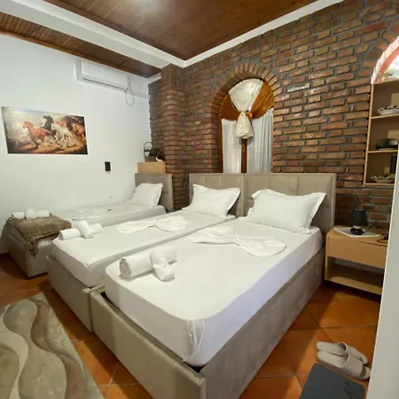 Hotel Buzi