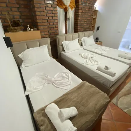 Hotel Buzi 3*