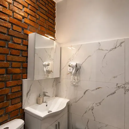 Hotel Buzi