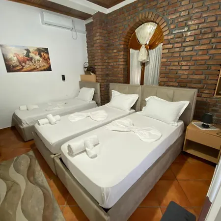 Buzi Hotel